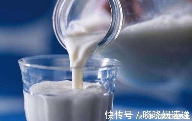 生牛乳|经常喝牛奶的孩子，和不喝牛奶的孩子，1年后差距很明显！