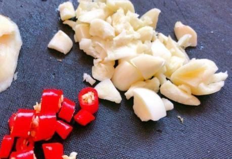 为啥饭店的拌黄瓜好吃?原来做法如此简单,学会春节待客露一手