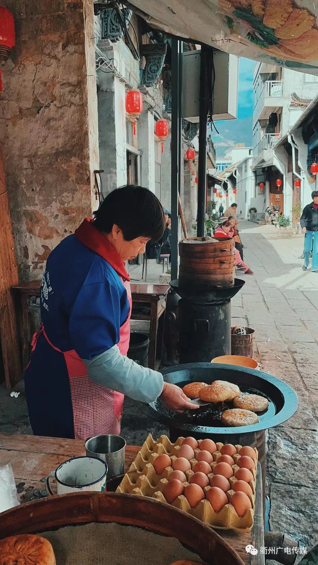 玉米饼|上方的百亩枫叶红了，准备好去那里逛逛吃吃了吗？