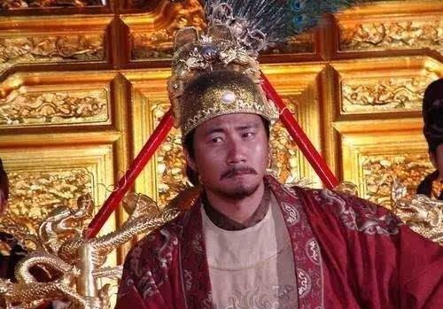 一劫|朱元璋请大臣赴宴,刘伯温看到桌上的杯子后知道真相,逃过了一劫