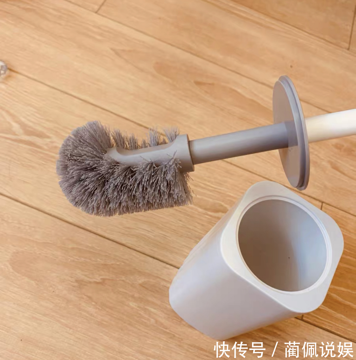 拖鞋架|这10种卫浴用品,早该拉入家用“黑名单”,该换就换了吧!