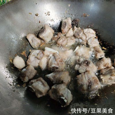 饭店大厨说漏嘴的秘密,糖醋排骨这样做才好吃