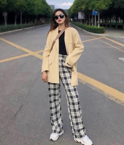 今春火了一种流行色叫“奶油黄”，显白温柔，黄黑皮都适合