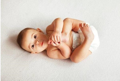 宝妈|宝宝睡觉若有4个动作，暗示大脑发育好，娃全有就偷偷乐吧