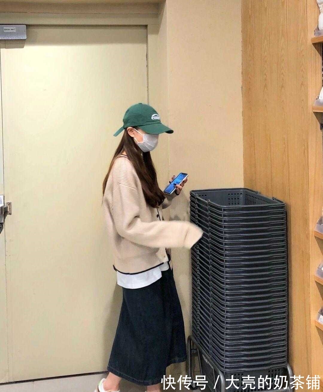 穿衣风格 毛衣+半身裙是真火!今年冬天这样穿,真的美到没朋友