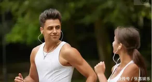 男性到了50岁,早上睡醒后还有这五个表现,说明你身体杠杠地