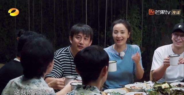 《向往的生活》最没偶像包袱的嘉宾,盛饭时用嘴叼着筷子,接地气