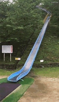 |搞笑GIF:刚娶的媳妇 衣服都还没换 本性就露出来了