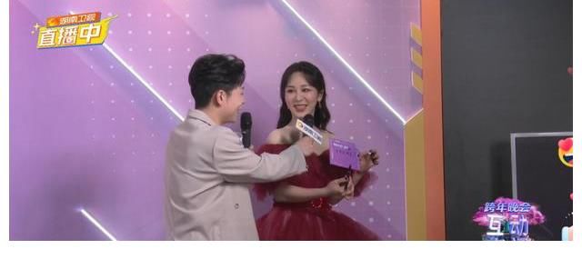 芒果全开麦翻车一片?龚俊跑调带偏信遭群嘲,周笔畅没带动杨幂