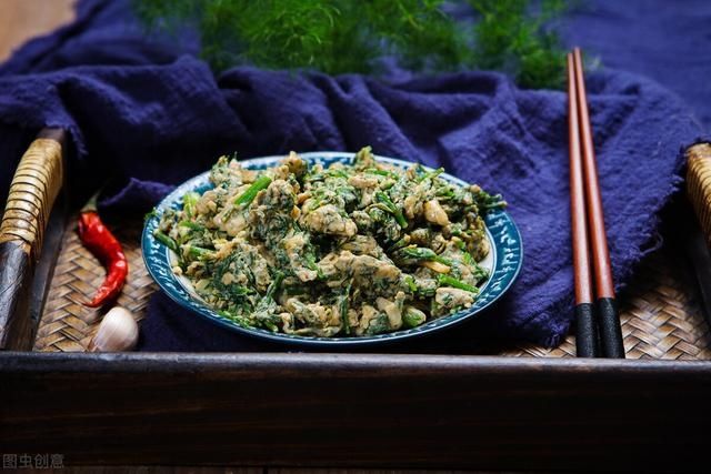 茴香炒鸡蛋，一起下锅还是分开炒？大厨分享正确做法，好看更好吃