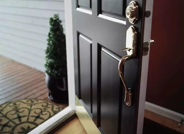 短毛|地垫到底该放在门外还是门内?竟然这么多人都做错了……