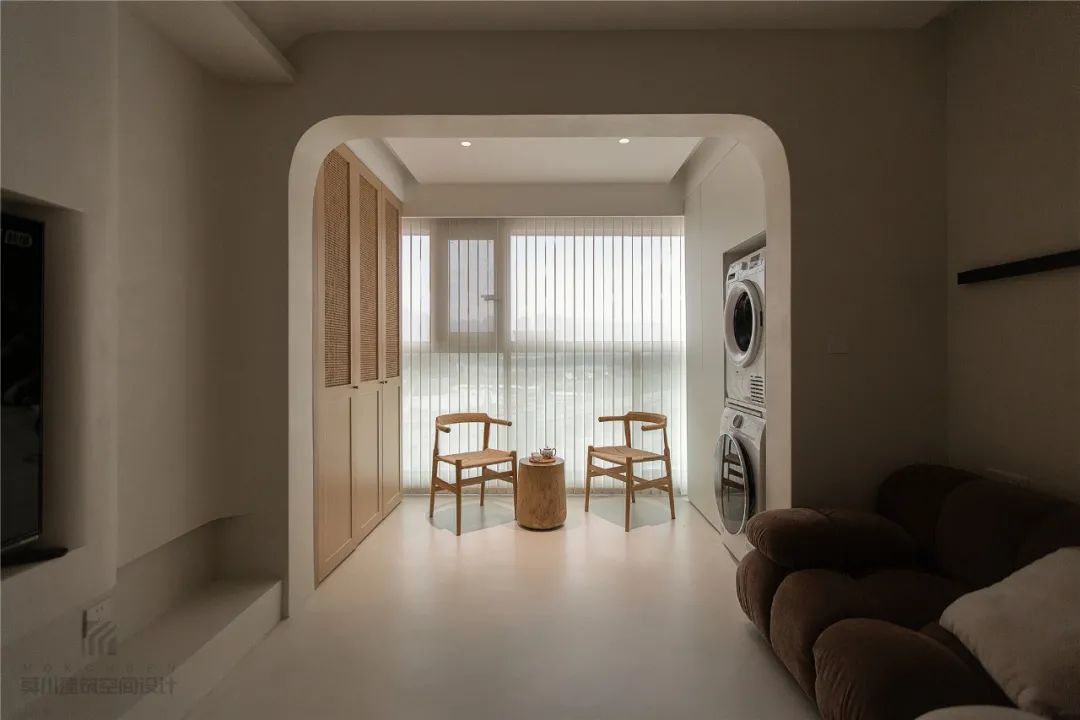 布置|90㎡现代侘寂风，极简的空间，优雅的线条，舒适的软装