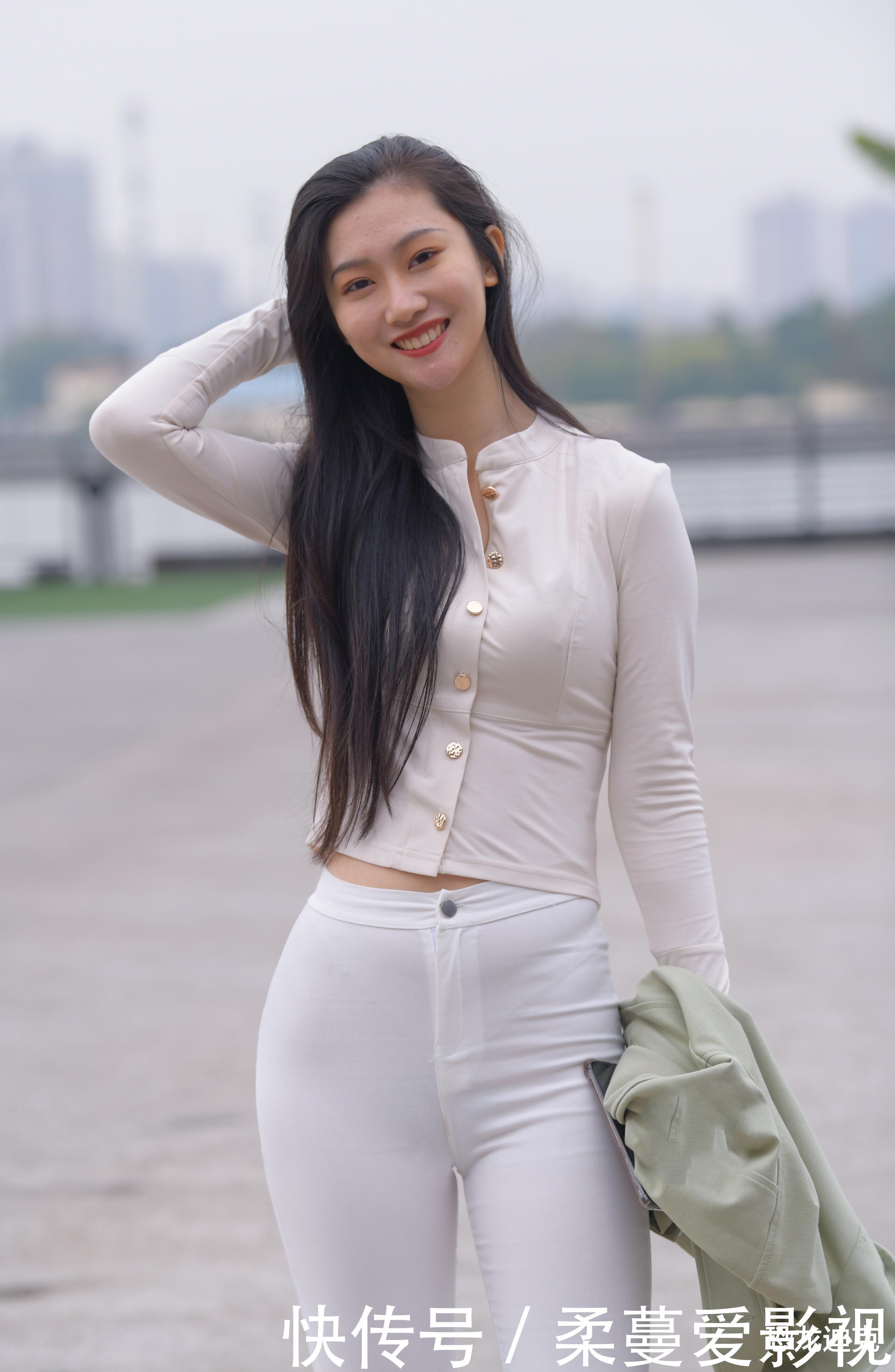 紧身 白色紧身休闲裤,性感迷人的魅力不输瑜伽裤