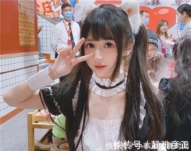 美少女|30岁网红天生娃娃脸，双马尾造型像动漫美少女，却被网友喷装嫩