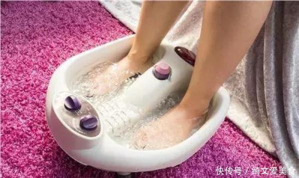 晚上热水泡脚,害了多少中国人?很多真相只有医生知道