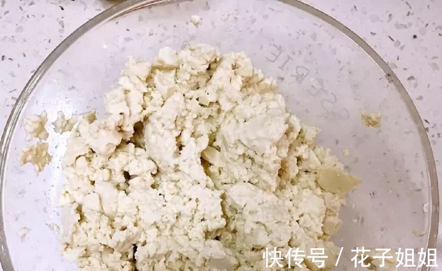 剁椒|豆腐丸子这么做才好吃!教你绝对好吃的豆腐丸子做法,简单又好吃！