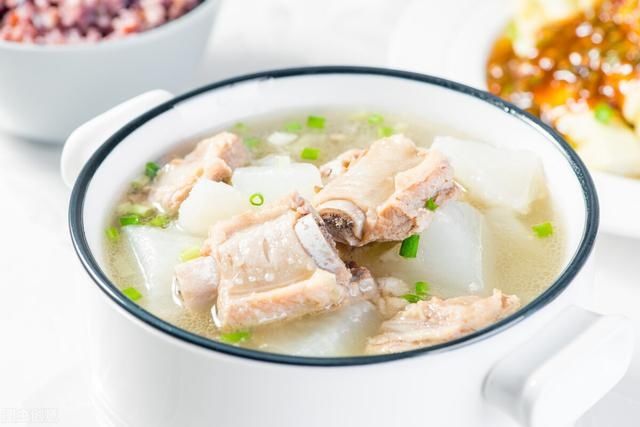 秋天|秋天干燥，多给家人喝这碗汤，清新爽口不油腻，营养十足更全面