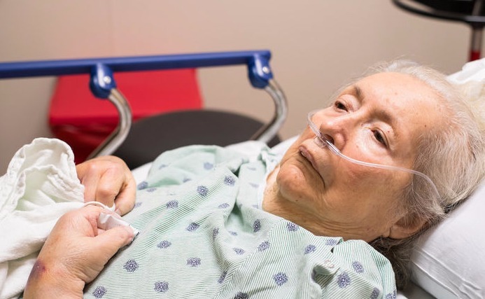 回光返照|老人出现6个症状,表明生命正在步入倒计时,早知早健康