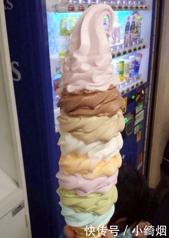 女生饭量有多迷？一顿只吃一个饺子，说了吃一勺，那就只吃一勺！