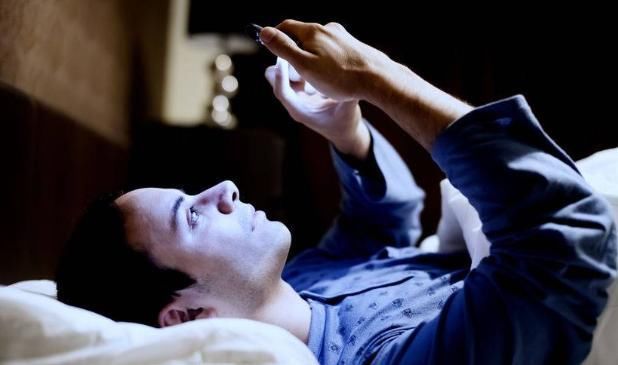 迷恋者|失眠让你痛苦万分?只需做好以下四件事,让你轻松一觉到大天亮