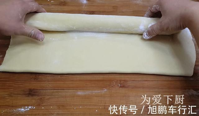 保鲜膜|面粉别炸油条了，锅里炒一炒，个个焦脆又香甜，一口一个真过瘾