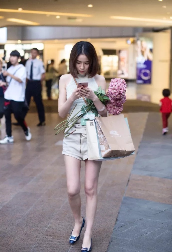 穿搭|一双气质高跟鞋搭配出街，瞬间提升你的回头率