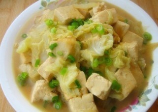 白菜炖豆腐最好吃做法,只因加了一样食材,鲜香味美,泡饭吃也香
