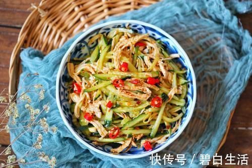 凉拌菜|天热要常吃黄瓜，教你新吃法，有肉有菜清凉爽口，一看就有食欲
