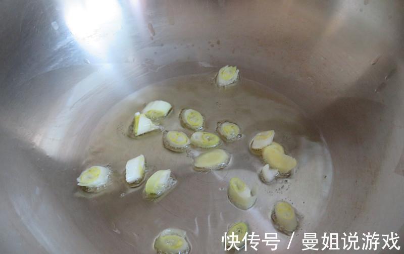 爱吃豆腐的快收藏,这种家常做法又简单又好吃,吃一盘不长肉舒服