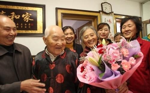 老年人|“健康老年人”的标准或被公布，不妨自测一下，你占几条？