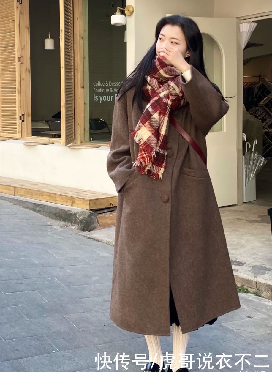 打底裤简直是冬季的“百搭神器”，让搭配变简单，保暖时尚都OK