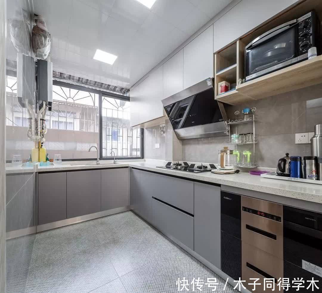厨房|116㎡三房变四房,厨房+餐厅仅占14㎡,卡座与电视柜连一起