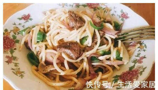 想吃意面不用买,在家做分量多,用料足,便宜卫生,比西餐厅好吃