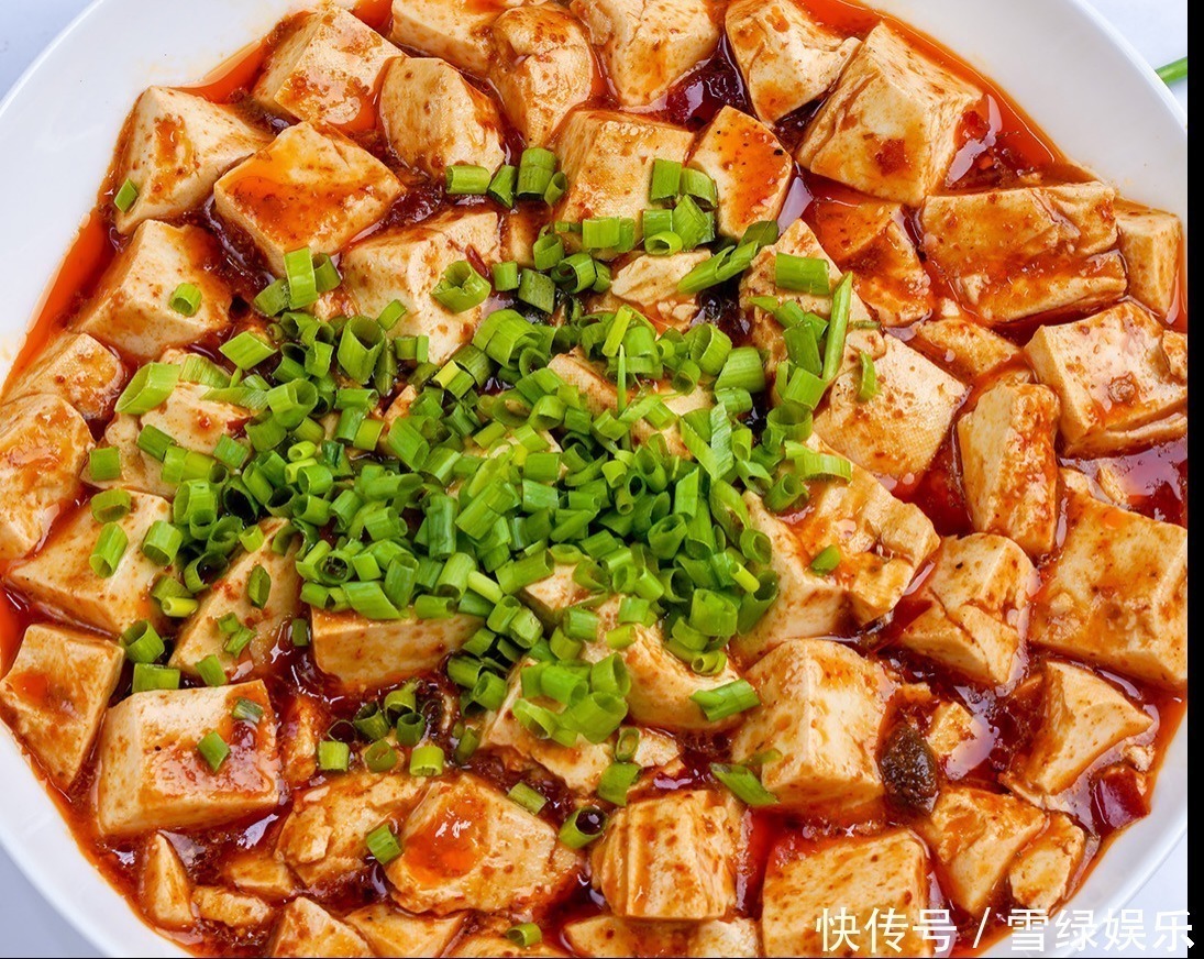 焯水|炒豆腐时，有人直接炒，有人先焯水，大厨都不对，这样做才正确