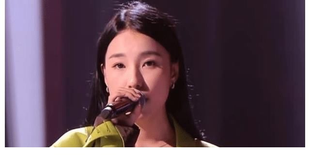 贺三|PK输掉后，王靖雯崩溃大哭，评论全在骂贺三