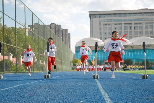 孩子们|冷了补习班 热了运动场——“双减”后娃娃们节假日动起来！