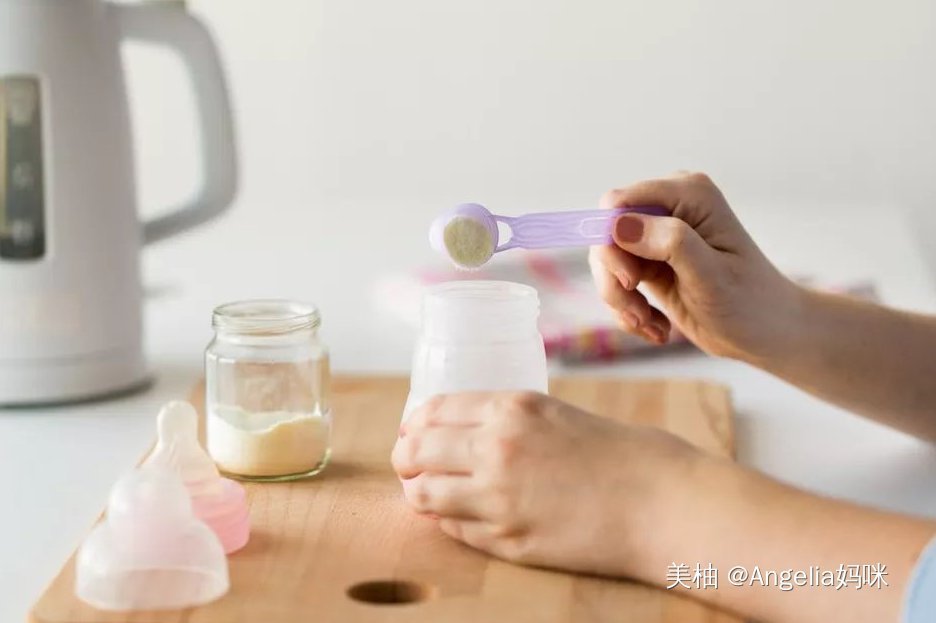 家长|奶粉勺底部为啥会有个“孔”?知道原因后,家长心里就有数了