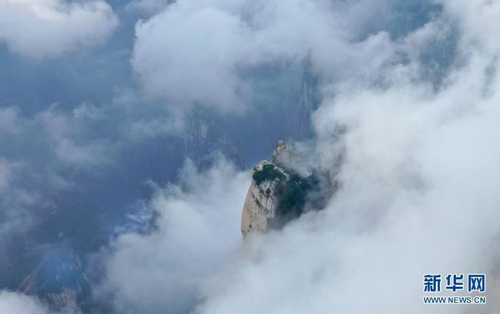 新华社记者|如梦似幻华山美