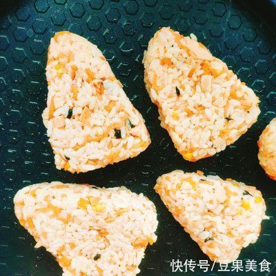 米饭|料足口感好，你一定喜欢的剩米饭的第N种吃法