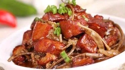 美食推荐秋葵炒鹌鹑蛋,茶树菇红烧肉,凉拌花生菠菜的做法