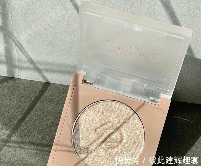 rcm新手闭眼买都不会出错的彩妆推荐,精致妆容从这一步做起