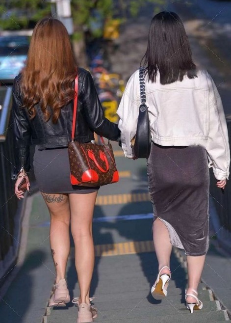 黑色经典大气, 灰色温婉低调, 两者相互碰撞, 风格显得成熟稳重又大气