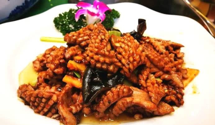 近年|八大菜系之首的鲁菜,近年为什么不行了?原因就在一字之差