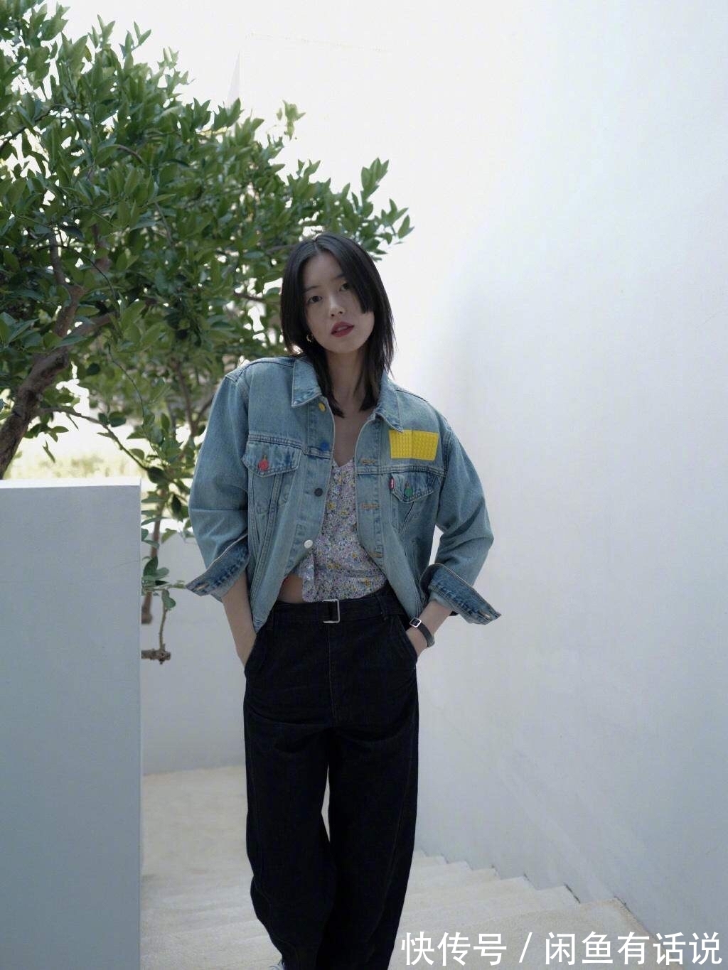 穿搭|刘雯瘦成“皮包骨”,吊带裙里面穿T恤还撑不满,看不到超模气场