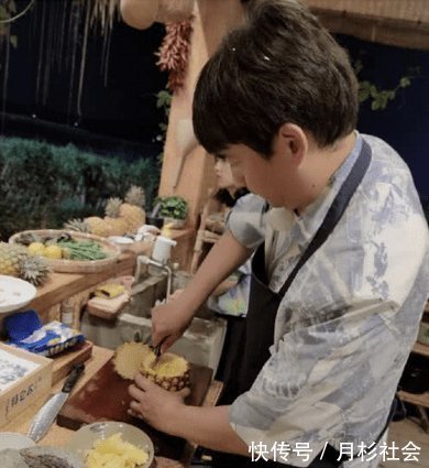 真實(shí)性|繼黃磊“假炒菜”后,張子楓這一做法又暴露節(jié)目真實(shí)性,當(dāng)我傻