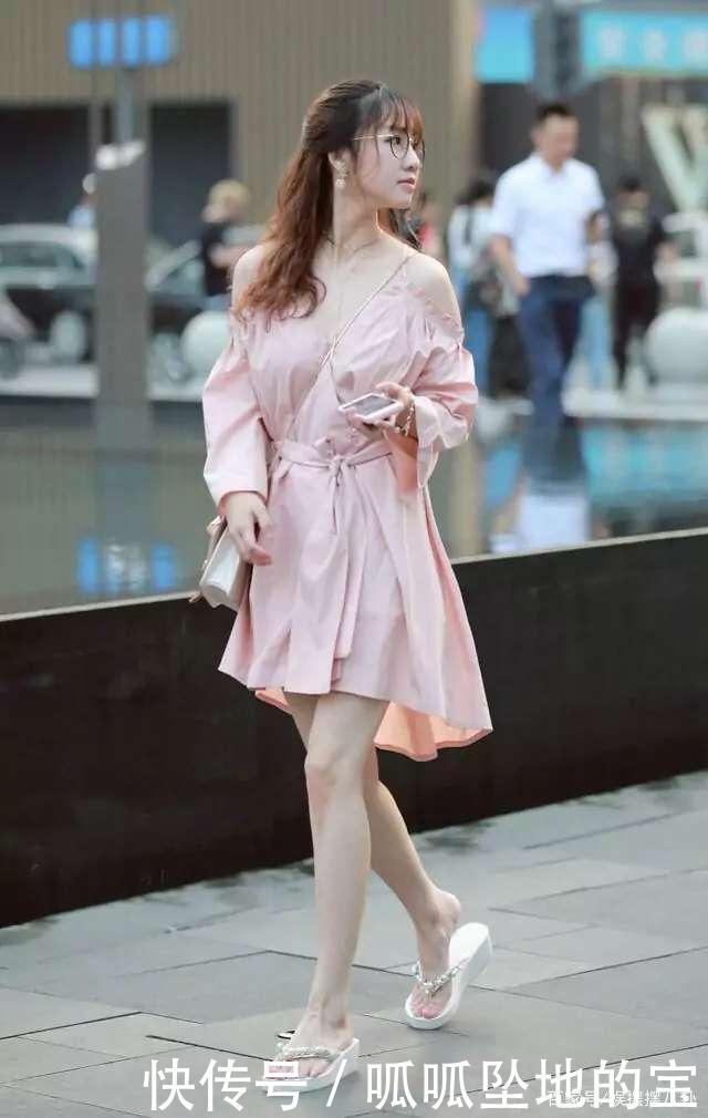 美女|街拍美女风狂雨骤时立得定,才是脚跟!