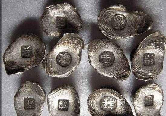 古代时的1两银子,放到现在折合多少人民币?看你的月收入几两银子