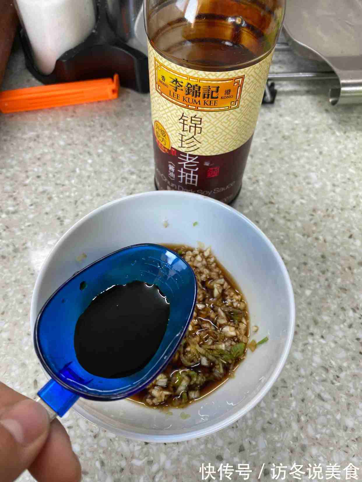 现在才知道，炒茄子不能先放油！大厨教你1招，茄子不吸油不发黑
