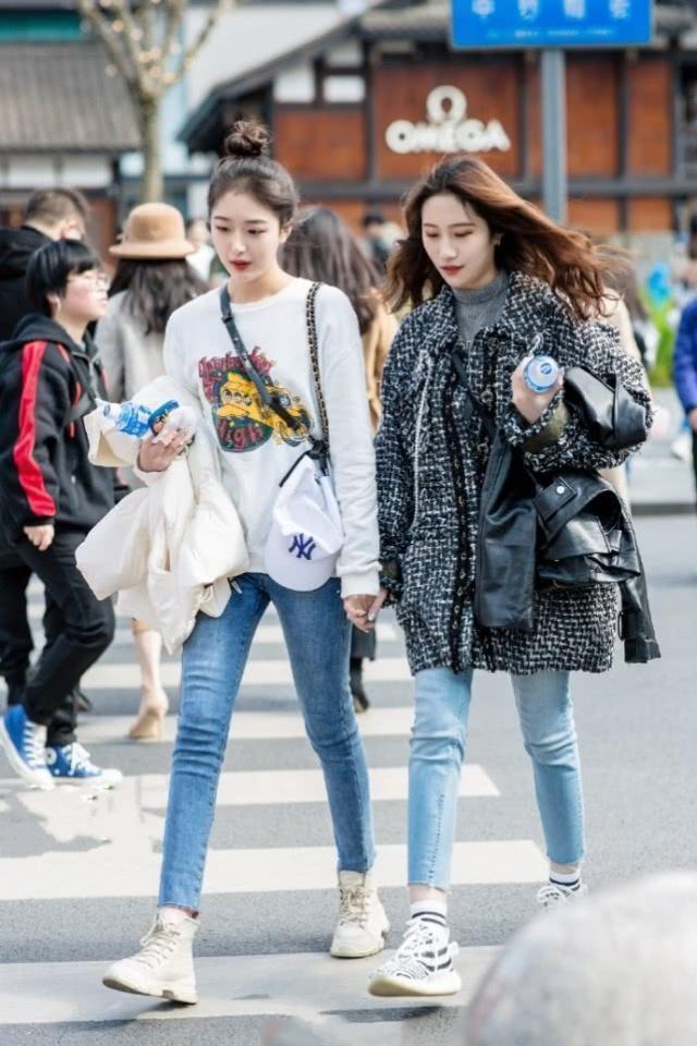 佳人|街拍靓丽佳人,一头黄色短发精致干练,展现不一样的气质