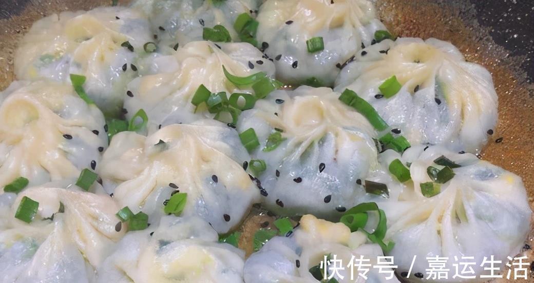 无需揉面，也可以吃的青椒火腿包，皮薄馅大，一盘不够吃，很过瘾